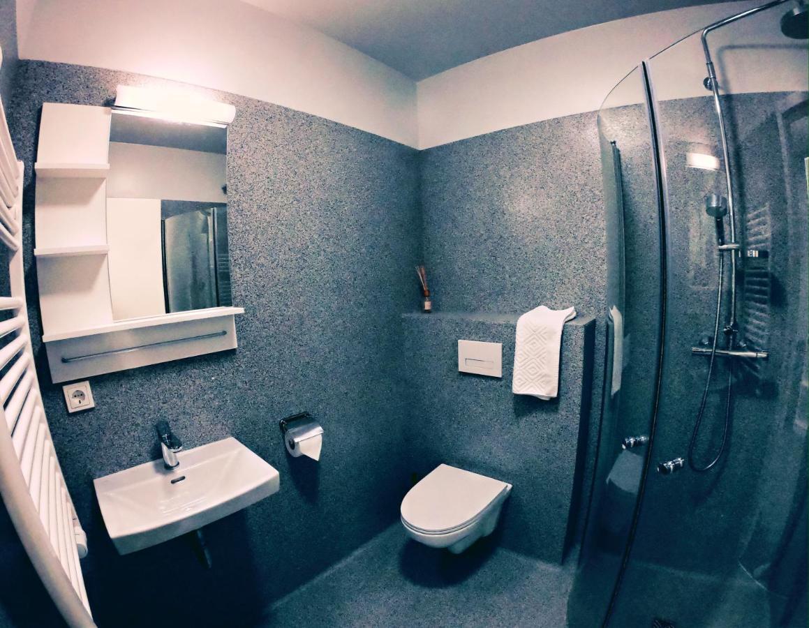 Hotel Tjarna Njarthvik Zewnętrze zdjęcie